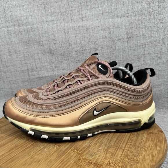 Athletic_Shoes